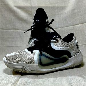 UnderArmour Anatomix Tennis shoes